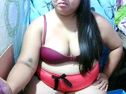 Snapshot of lovebir_26 chatting on 07-28-26, 02:13 lovebir 26 online show from 07-28-26, 02:13