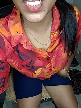 Tamilmoon006 online show from 06-18-26, 07:51