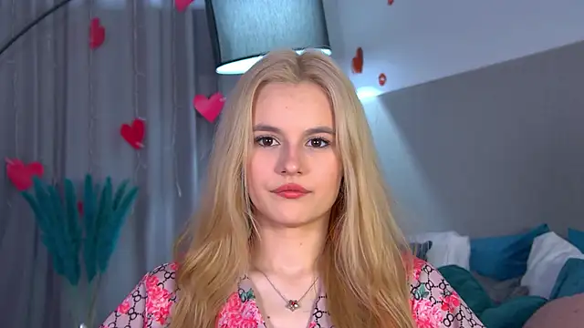LeaLamour online show from 04-18-26, 06:16