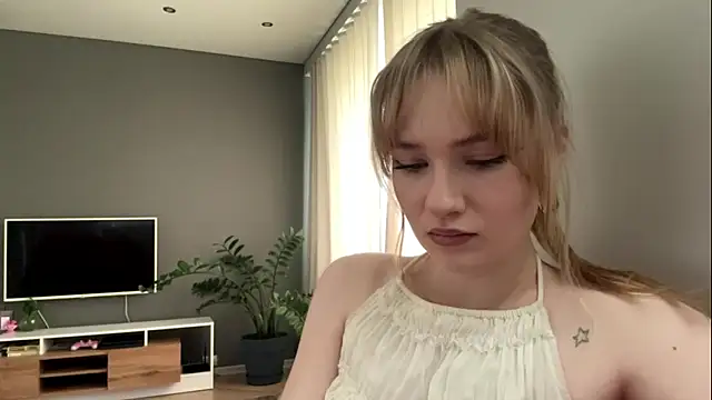 Snapshot of PlasaRima chatting on 06-26-26, 02:06 PlasaRima online show from 06-26-26, 02:06