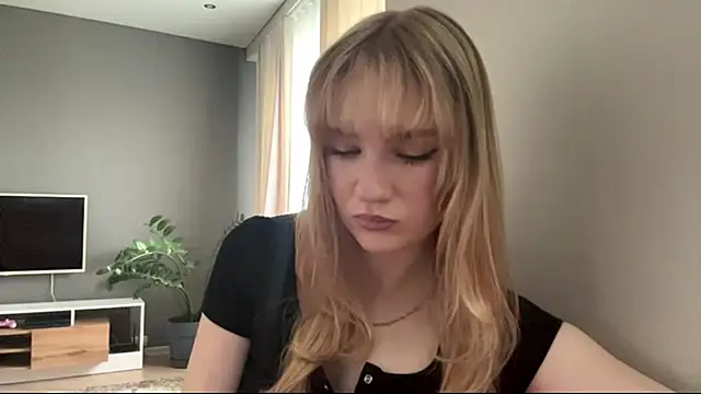 Snapshot of PlasaRima chatting on 06-18-26, 11:43 PlasaRima online show from 06-18-26, 11:43