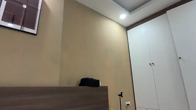 aurorarosixo online show from 06-04-26, 07:51