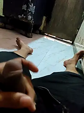 kdboy04 online show from 04-12-26, 05:44