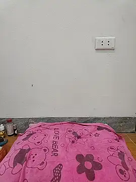 2 banana online show from 05-21-26, 01:47