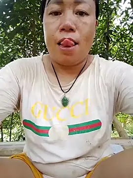 Snapshot of _Jini_ chatting on 06-15-26, 07:19 Jini online show from 06-15-26, 07:19