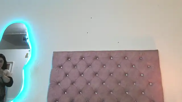 laurenlaine online show from 07-22-26, 02:41