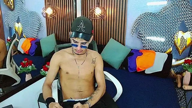 Snapshot of Skinny_cute_Alyer chatting on 05-31-26, 02:17 Skinny cute Alyer online show from 05-31-26, 02:17