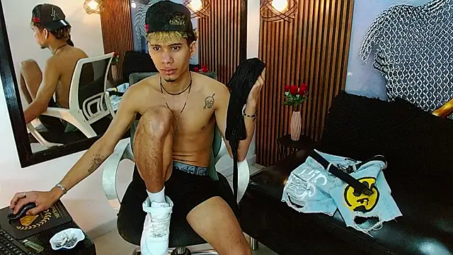 Snapshot of Skinny_cute_Alyer chatting on 06-25-26, 05:12 Skinny cute Alyer online show from 06-25-26, 05:12
