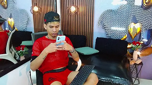 Snapshot of Skinny_cute_Alyer chatting on 06-14-26, 02:08 Skinny cute Alyer online show from 06-14-26, 02:08