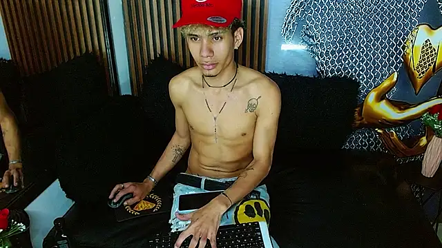 Snapshot of Skinny_cute_Alyer chatting on 07-12-26, 02:18 Skinny cute Alyer online show from 07-12-26, 02:18