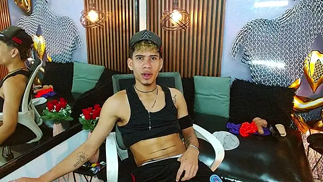 Snapshot of Skinny_cute_Alyer chatting on 06-10-26, 02:24 Skinny cute Alyer online show from 06-10-26, 02:24