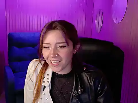 Emily Cherry  online show from 05-11-26, 06:38