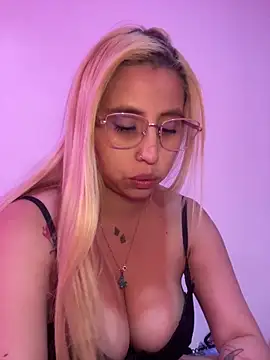 Snapshot of Aliss_Taylor1 chatting on 04-28-26, 03:38 Aliss Taylor1 online show from 04-28-26, 03:38