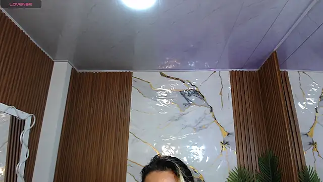 Snapshot of alonddra_tay chatting on 05-09-26, 11:35 alonddra tay online show from 05-09-26, 11:35