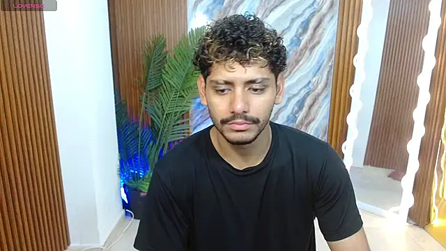 Snapshot of milo_tay chatting on 04-11-26, 02:52 milo tay online show from 04-11-26, 02:52