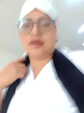 Snapshot of SOFI__10 chatting on 04-15-26, 02:43 SOFI 10 online show from 04-15-26, 02:43