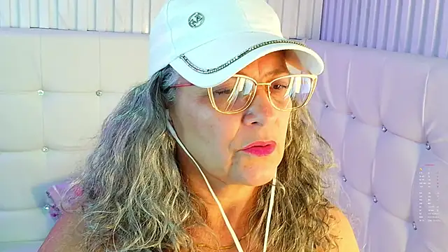 Snapshot of Misevie chatting on 05-09-26, 02:37 Misevie online show from 05-09-26, 02:37