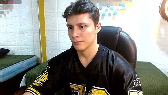 Zayn clausen online show from 05-13-26, 06:37