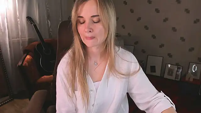MiaSparkes online show from 06-13-26, 11:52