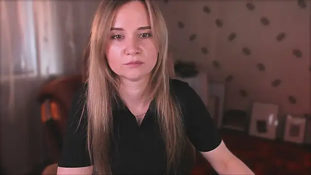 MiaSparkes online show from 07-18-26, 09:51