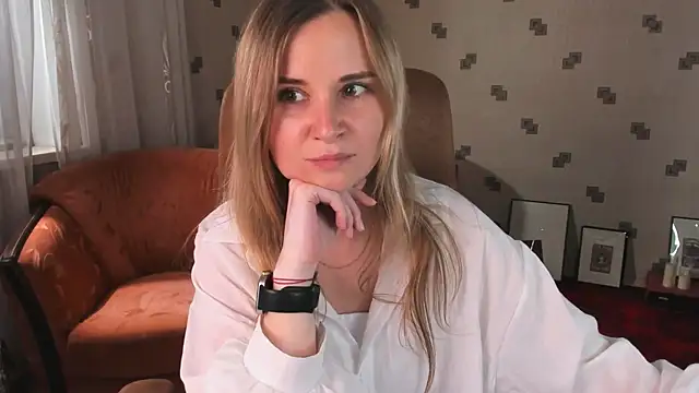 MiaSparkes online show from 07-06-26, 12:23