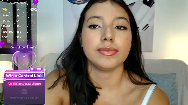 Snapshot of Luna_Ferrer10 chatting on 06-08-26, 01:28 Luna Ferrer10 online show from 06-08-26, 01:28