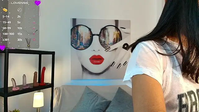 Snapshot of Luna_Ferrer10 chatting on 06-19-26, 05:19 Luna Ferrer10 online show from 06-19-26, 05:19