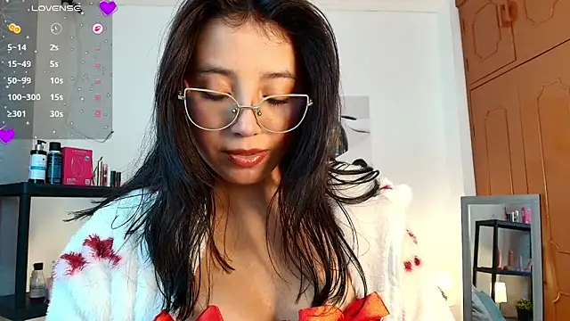 Snapshot of Luna_Ferrer10 chatting on 06-08-26, 09:26 Luna Ferrer10 online show from 06-08-26, 09:26