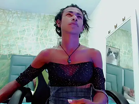 Naomisaenz01 online show from 06-01-26, 09:36