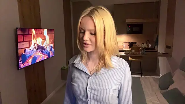 moonavelle online show from 04-18-26, 09:48