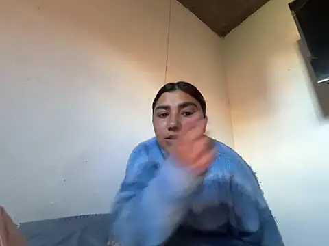 Snapshot of lucyheart_8 chatting on 06-11-26, 09:23 lucyheart 8 online show from 06-11-26, 09:23