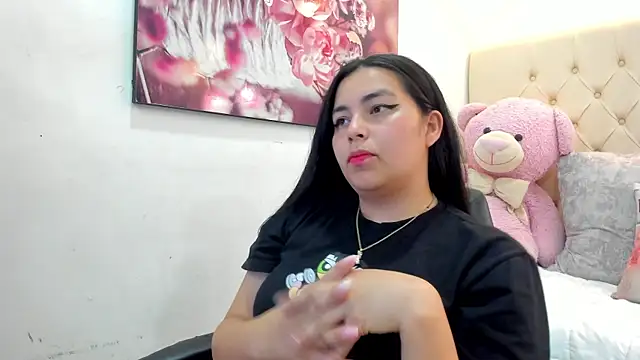 luna bloomm  online show from 04-14-26, 04:17