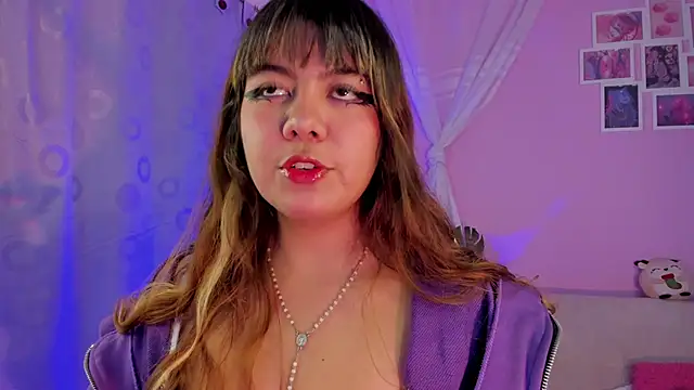 Snapshot of honey_m00n chatting on 04-15-26, 06:45 honey m00n online show from 04-15-26, 06:45