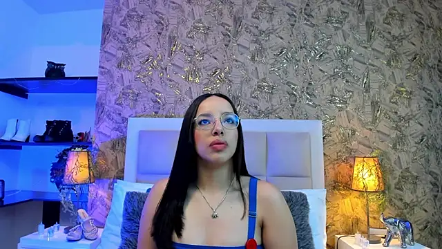 Snapshot of ValkyriaSteel chatting on 06-02-26, 11:43 ValkyriaSteel online show from 06-02-26, 11:43