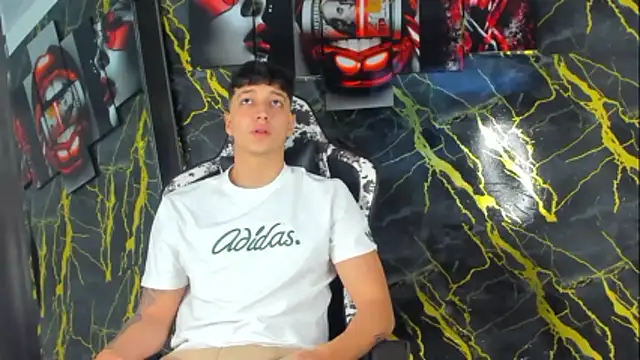 Snapshot of eithan_boy_ chatting on 04-16-26, 12:06 eithan boy online show from 04-16-26, 12:06