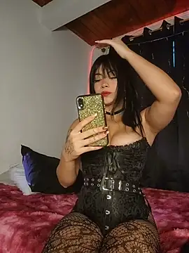 NefertitiXO online show from 06-06-26, 10:37