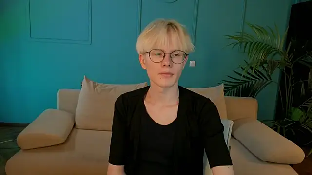 Snapshot of Liam_Blair chatting on 07-18-26, 03:48 Liam Blair online show from 07-18-26, 03:48