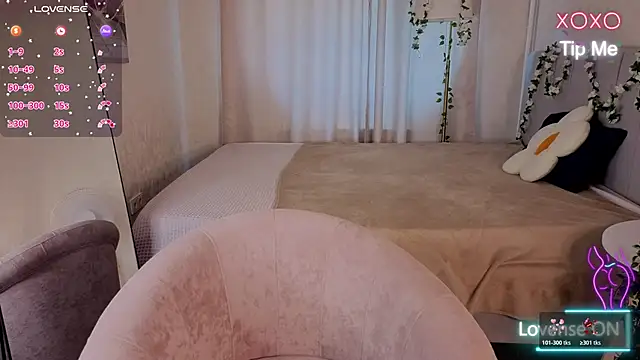 Ricki Bloom online show from 06-14-26, 01:13