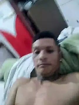 Snapshot of elchamogabotiktok chatting on 04-23-26, 10:11 elchamogabotiktok online show from 04-23-26, 10:11