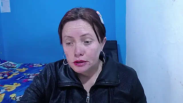 Snapshot of carolinhe26 chatting on 07-09-26, 04:35 carolinhe26 online show from 07-09-26, 04:35