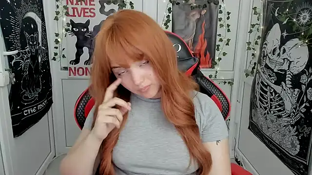 Snapshot of Caroline_cutte chatting on 07-14-26, 11:49 Caroline cutte online show from 07-14-26, 11:49