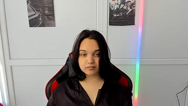 Caroline cutte online show from 05-23-26, 06:56