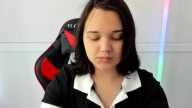 Caroline cutte online show from 05-24-26, 06:57