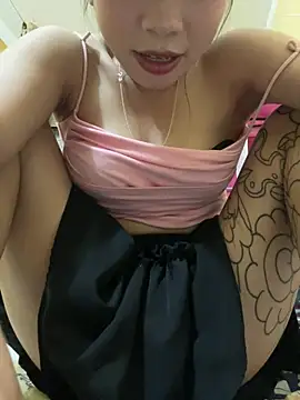 Snapshot of Neo-baby chatting on 04-18-26, 05:59 Neo-baby online show from 04-18-26, 05:59