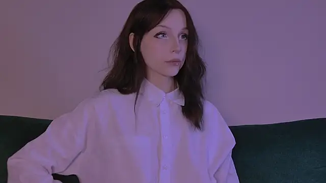 Snapshot of claire_bennett_ chatting on 04-15-26, 01:22 claire bennett online show from 04-15-26, 01:22