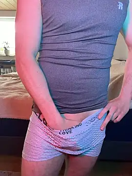 Harry Tiger online show from 04-12-26, 03:48