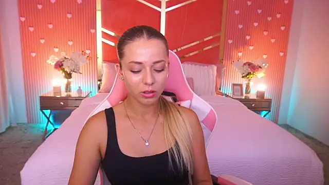 Snapshot of DoveLovee chatting on 07-14-26, 12:33 DoveLovee online show from 07-14-26, 12:33