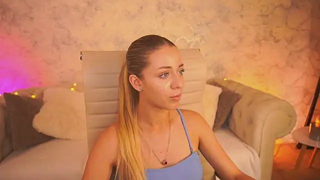 DoveLovee online show from 06-15-26, 01:11