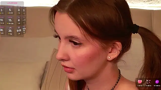 Snapshot of Molly__Quinn chatting on 04-14-26, 05:40 Molly Quinn online show from 04-14-26, 05:40
