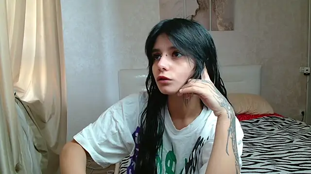 Snapshot of The_Slutty_Fox chatting on 07-15-26, 12:34 The Slutty Fox online show from 07-15-26, 12:34